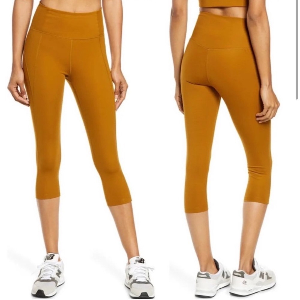 Girlfriend Collective Saddle Mustard Yellow
High Waist Capri Leggings